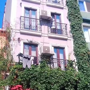 Taksim Ivy Хостел